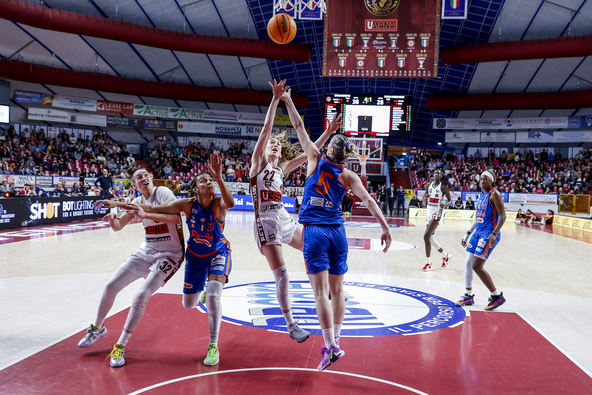 Gara 2 semifinale Umana Reyer-Famila Wuber Schio: 76-51