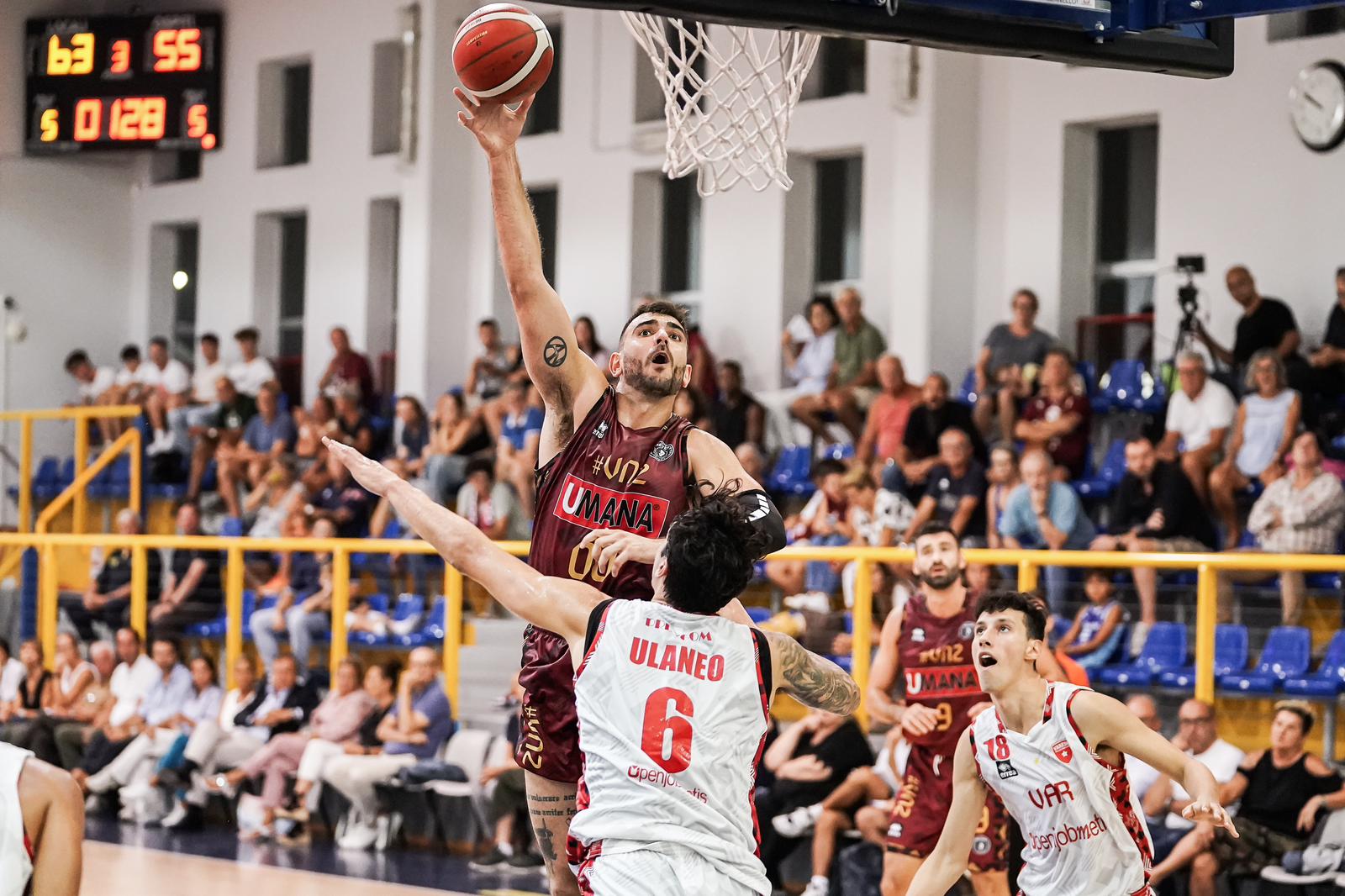 Campeonato Italiano De Basquete a Serie Openjobmetis Varese Vs Umana Reyer  Venezia Foto de Stock Editorial - Imagem de macho, correio: 164157753