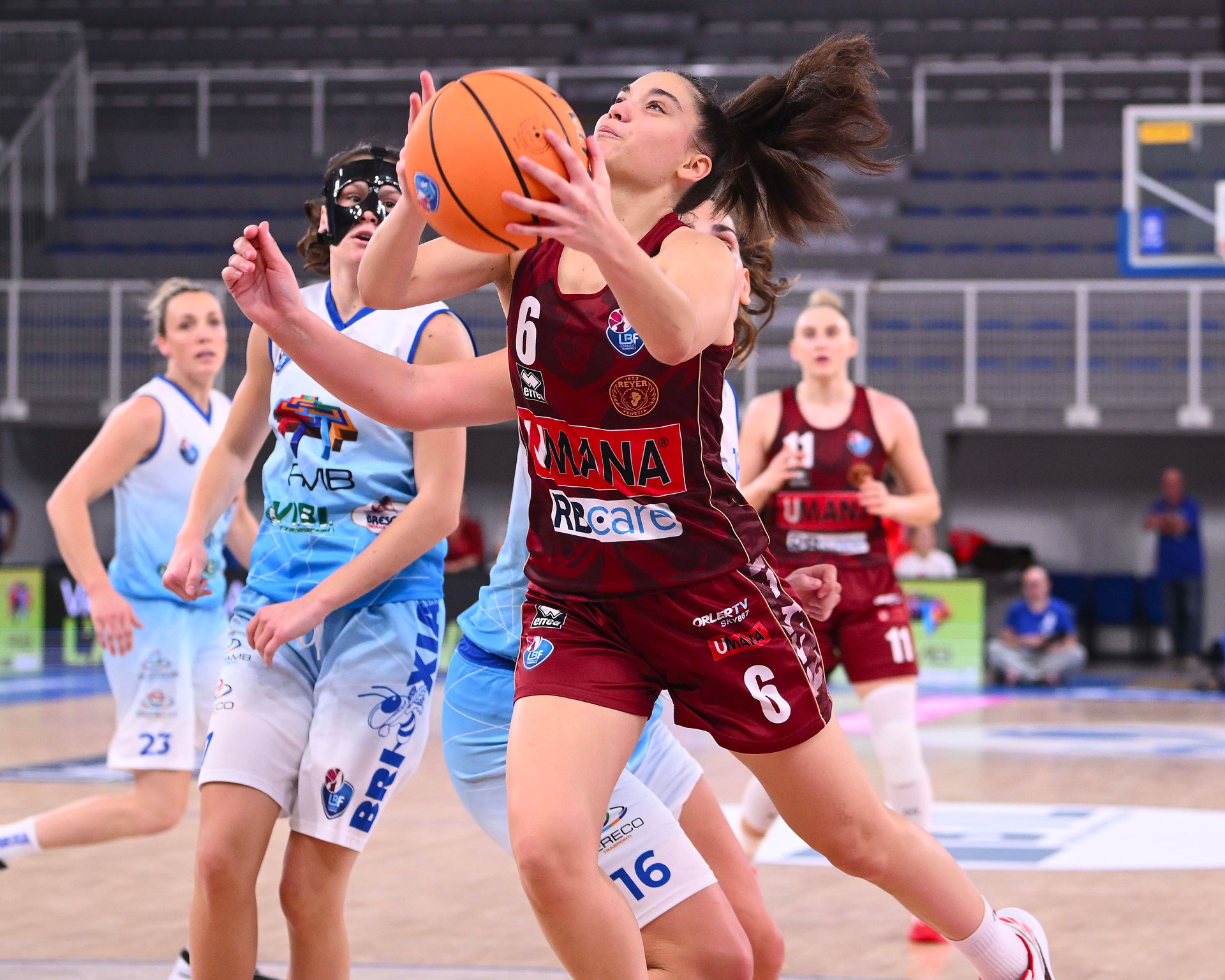 RMB Brixia Basket-Umana Reyer: 49-87
