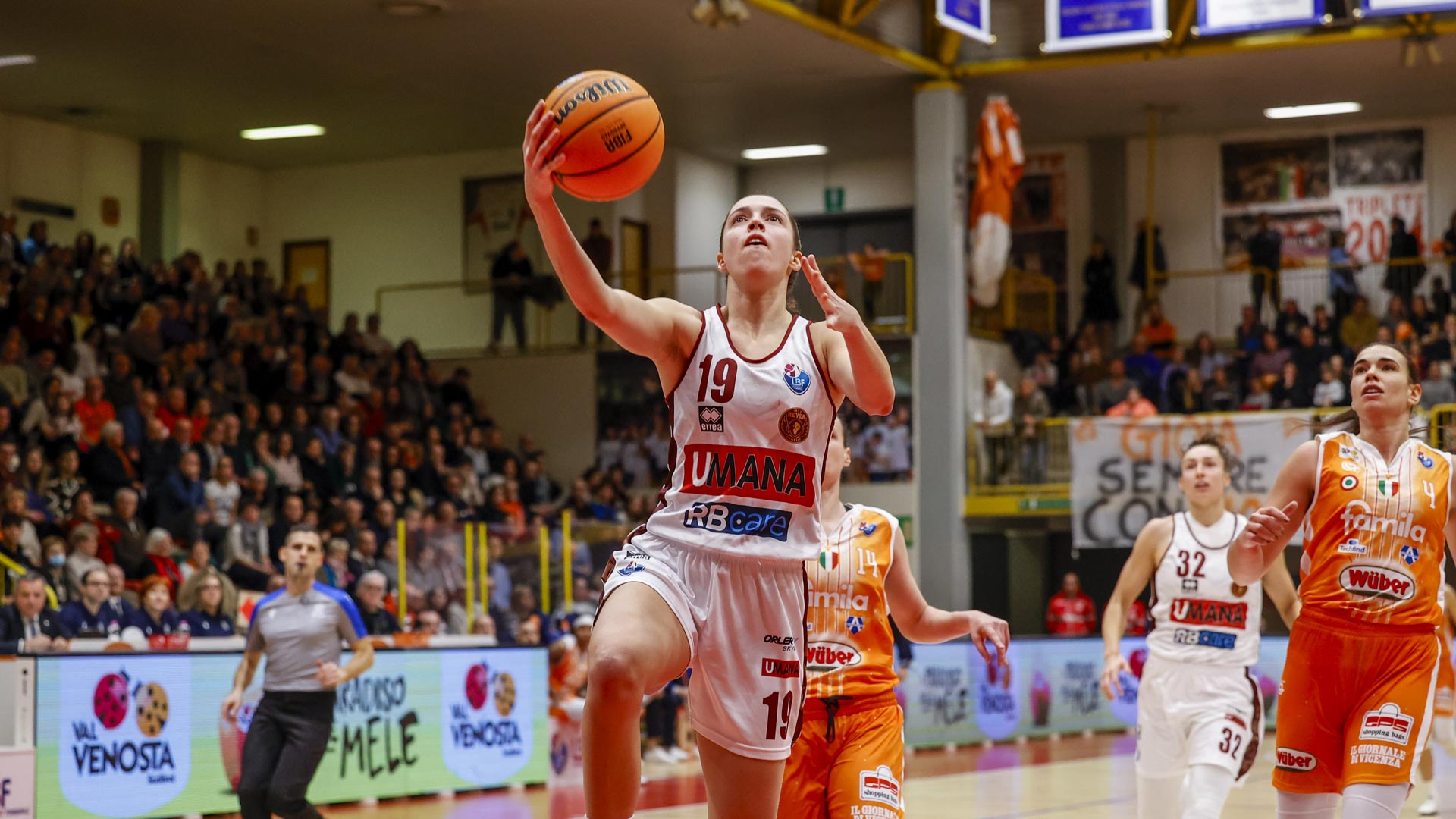 Famila Wuber Schio - Umana Reyer:  60-56