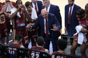 Coach Neven Spahija e Chris Horton dopo la vittoria a Cremona